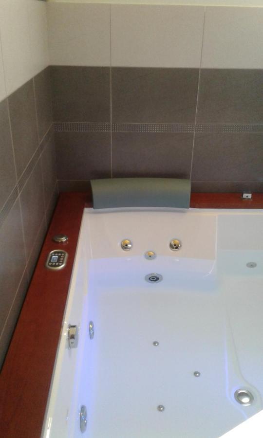 Welcome B&B Lodi Bagian luar foto